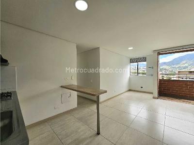 Apartamento de 3 alcobas en venta en Ditaires, Itagüí, 67 m² · foto 11 de 20