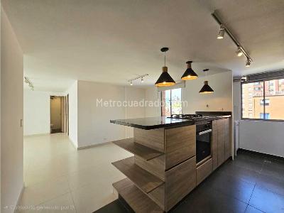 Apartamento en venta en La America, Medellín · foto 2 de 20