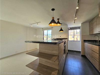 Apartamento en venta en La America, Medellín · foto 3 de 20