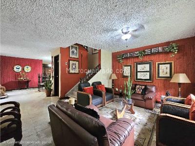 Casa de 5 alcobas en venta en Belen Malibu, Medellín, 360 m² · foto 3 de 20
