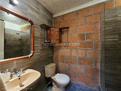 Casa de 5 alcobas en venta en Belen Malibu, Medellín, 360 m² · foto 12 de 20