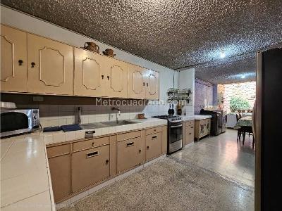 Casa de 5 alcobas en venta en Belen Malibu, Medellín, 360 m² · foto 14 de 20
