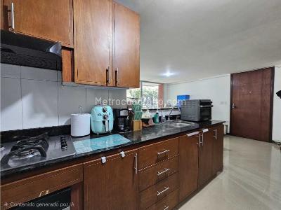 Apartamento en venta en La Castellana, Medellín · foto 5 de 20