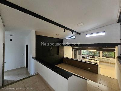 Casa de 4 alcobas en venta en San Lucas, Medellín, 293 m² · foto 4 de 20