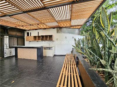Casa de 4 alcobas en venta en San Lucas, Medellín, 293 m² · foto 13 de 20
