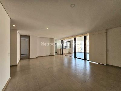 Apartamento de 3 alcobas en venta en Loma De Las Brujas, Envigado, 148 m² · foto 2 de 20
