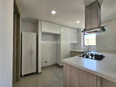 Apartamento de 3 alcobas en venta en Loma De Las Brujas, Envigado, 148 m² · foto 4 de 20