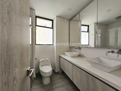 Apartamento de 3 alcobas en venta en Loma De Las Brujas, Envigado, 148 m² · foto 19 de 20