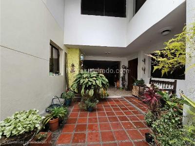 Casa de 5 alcobas en venta en Belen Alameda, Medellín, 303 m² · foto 11 de 20