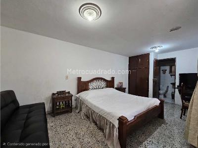 Casa de 5 alcobas en venta en Belen Alameda, Medellín, 303 m² · foto 13 de 20