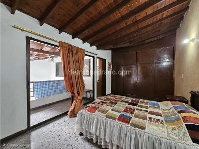 Casa de 5 alcobas en venta en Belen Alameda, Medellín, 303 m² · foto 17 de 20