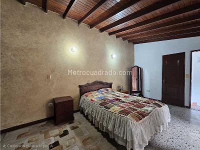 Casa de 5 alcobas en venta en Belen Alameda, Medellín, 303 m² · foto 18 de 20