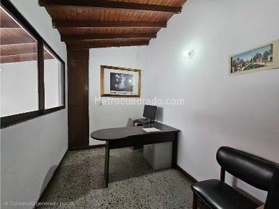 Casa de 5 alcobas en venta en Belen Alameda, Medellín, 303 m² · foto 19 de 20