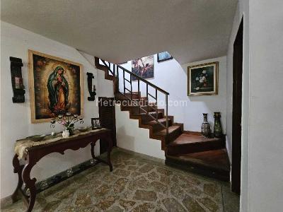 Casa de 5 alcobas en venta en Belen Alameda, Medellín, 303 m² · foto 3 de 20