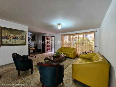 Casa de 5 alcobas en venta en Belen Alameda, Medellín, 303 m² · foto 4 de 20