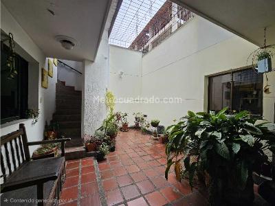 Casa de 5 alcobas en venta en Belen Alameda, Medellín, 303 m² · foto 9 de 20