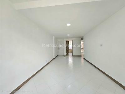 Apartamento de 2 alcobas en venta en Belen Miravalle, Medellín, 66 m² · foto 3 de 20