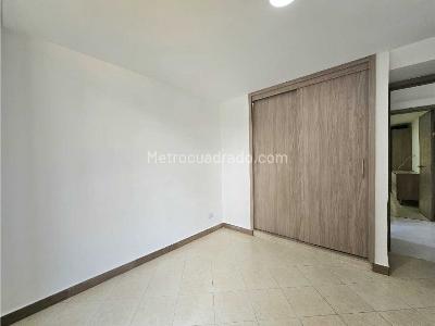 Apartamento de 2 alcobas en venta en Belen Miravalle, Medellín, 66 m² · foto 12 de 20