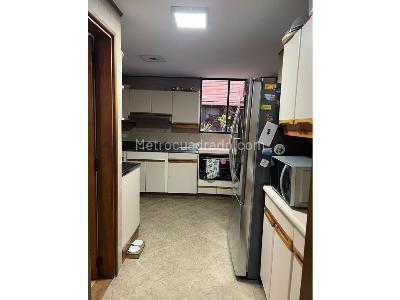 Apartamento de 3 alcobas en arriendo en El Poblado, Medellín, 180 m² · foto 3 de 19