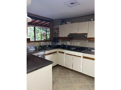 Apartamento de 3 alcobas en arriendo en El Poblado, Medellín, 180 m² · foto 5 de 19