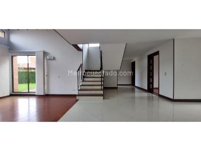 Casa de 3 alcobas en venta en Chia, Chía, 241 m² · foto 2 de 11
