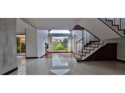 Casa de 3 alcobas en venta en Chia, Chía, 241 m² · foto 4 de 11