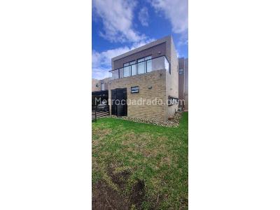 Casa en venta en Cajica, Cajicá · foto 2 de 19