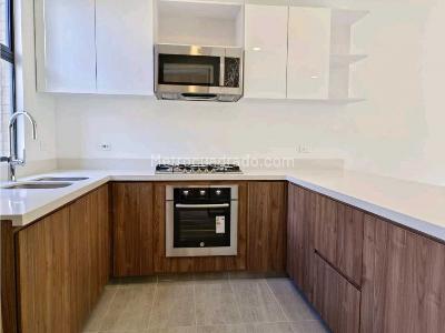 Casa en venta en Cajica, Cajicá · foto 2 de 11