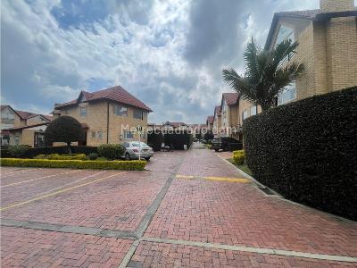 Casa de 4 alcobas en venta en Chia, Chía, 400 m² · foto 2 de 20