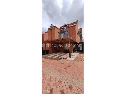 Casa de 3 alcobas en venta en Chia, Chía, 330 m² · foto 2 de 14