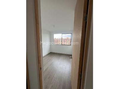 Apartamento en venta en Puente Aranda, Bogotá · foto 7 de 18
