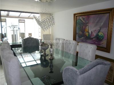 Casa de 4 alcobas en venta en Niza, Bogotá, 375 m² · foto 10 de 20