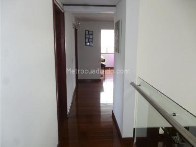 Casa de 4 alcobas en venta en Niza, Bogotá, 375 m² · foto 11 de 20