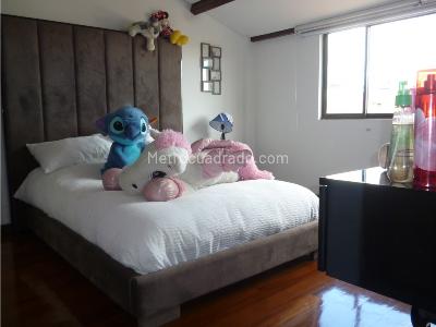 Casa de 4 alcobas en venta en Niza, Bogotá, 375 m² · foto 12 de 20