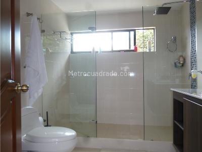 Casa de 4 alcobas en venta en Niza, Bogotá, 375 m² · foto 15 de 20