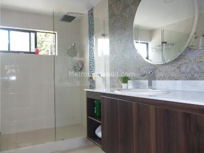 Casa de 4 alcobas en venta en Niza, Bogotá, 375 m² · foto 19 de 20
