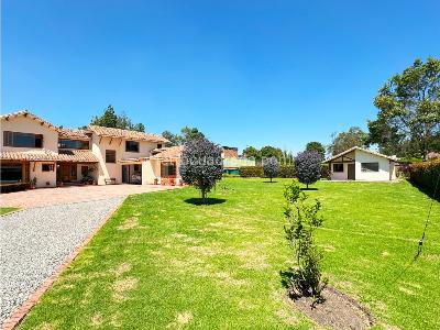 Casa de 4 alcobas en venta en Guaymaral, Bogotá · foto 2 de 20