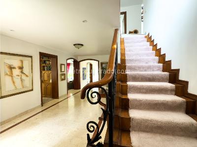 Casa de 4 alcobas en venta en San Jose De Bavaria, Bogotá, 624 m² · foto 3 de 20