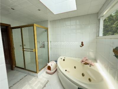 Casa de 4 alcobas en venta en San Jose De Bavaria, Bogotá, 624 m² · foto 13 de 20
