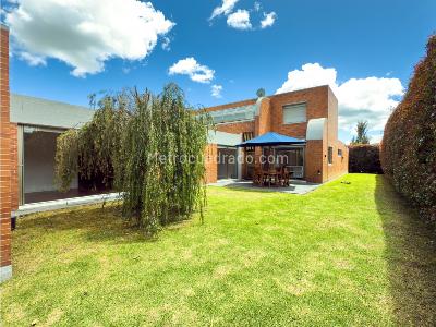 Casa de 3 alcobas en venta en San Simon, Bogotá, 1600 m² · foto 5 de 20