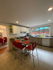 Apartamento de 3 alcobas en venta en Los Rosales, Bogotá, 250 m² · foto 17 de 20