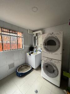 Apartamento de 3 alcobas en venta en Los Rosales, Bogotá, 250 m² · foto 9 de 20