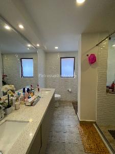 Apartamento de 3 alcobas en venta en Los Rosales, Bogotá, 250 m² · foto 8 de 20