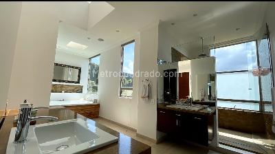 Casa de 5 alcobas en venta en Sindamanoy, Chía, 1100 m² · foto 17 de 20