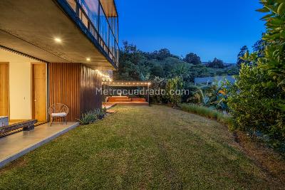 Casa de 3 alcobas en venta en Loma Del Escobero, Envigado, 2000 m² · foto 9 de 20