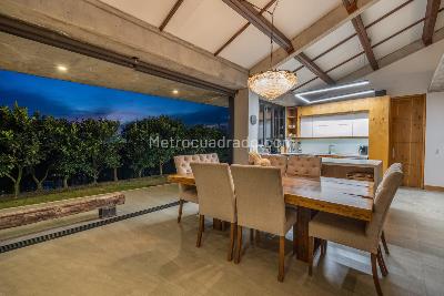 Casa de 3 alcobas en venta en Loma Del Escobero, Envigado, 2000 m² · foto 14 de 20