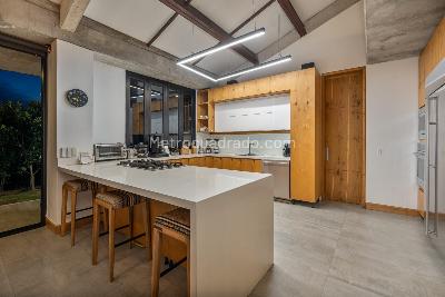 Casa de 3 alcobas en venta en Loma Del Escobero, Envigado, 2000 m² · foto 17 de 20