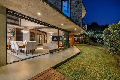Casa de 3 alcobas en venta en Loma Del Escobero, Envigado, 2000 m² · foto 18 de 20