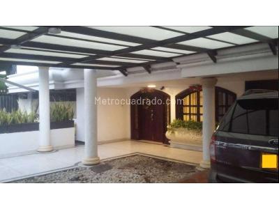 Casa de 4 alcobas en venta en Altamira, Barranquilla, 675 m² · foto 2 de 15