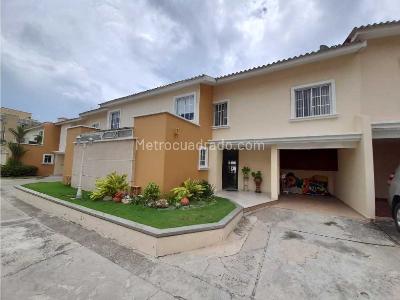 Casa en venta en Santa Monica, Barranquilla · foto 2 de 20